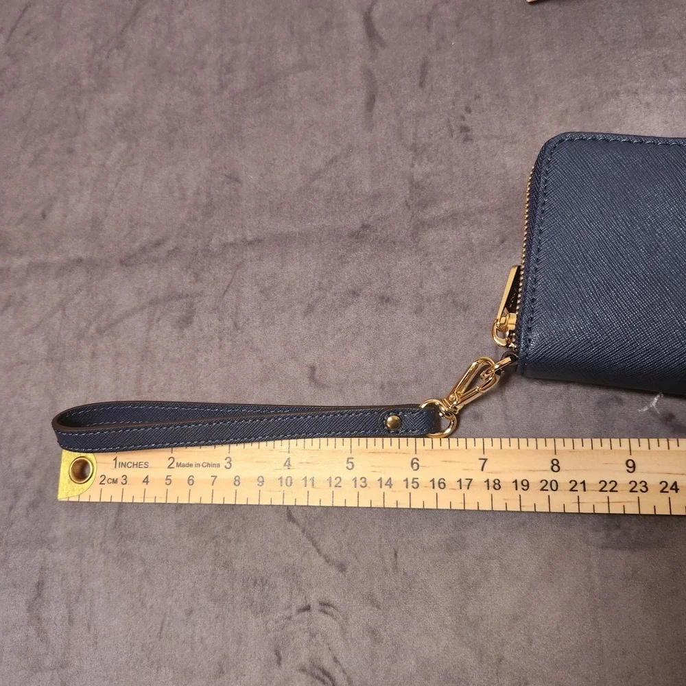 Michael Kors Jet Set Travel Navy Zip Around Wristlet Wallet Phone Case NIB